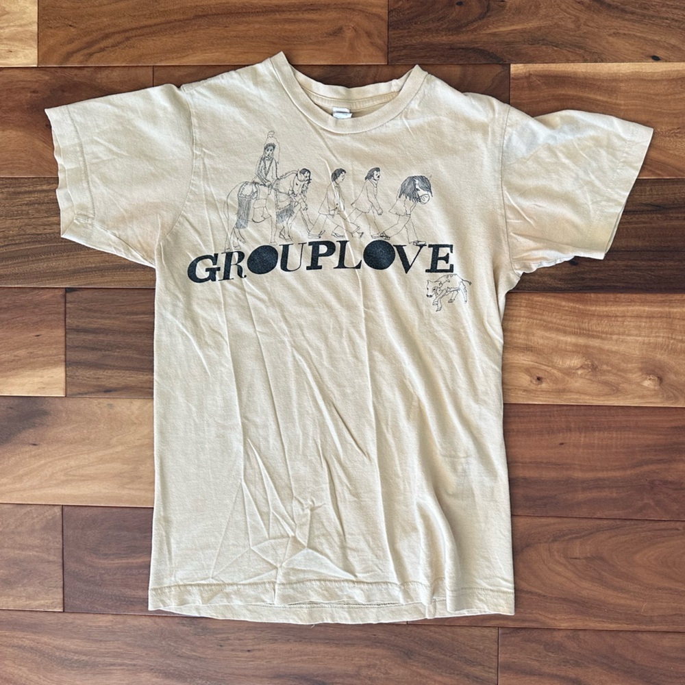 Group Love Graphic Beige T-Shirt size Small